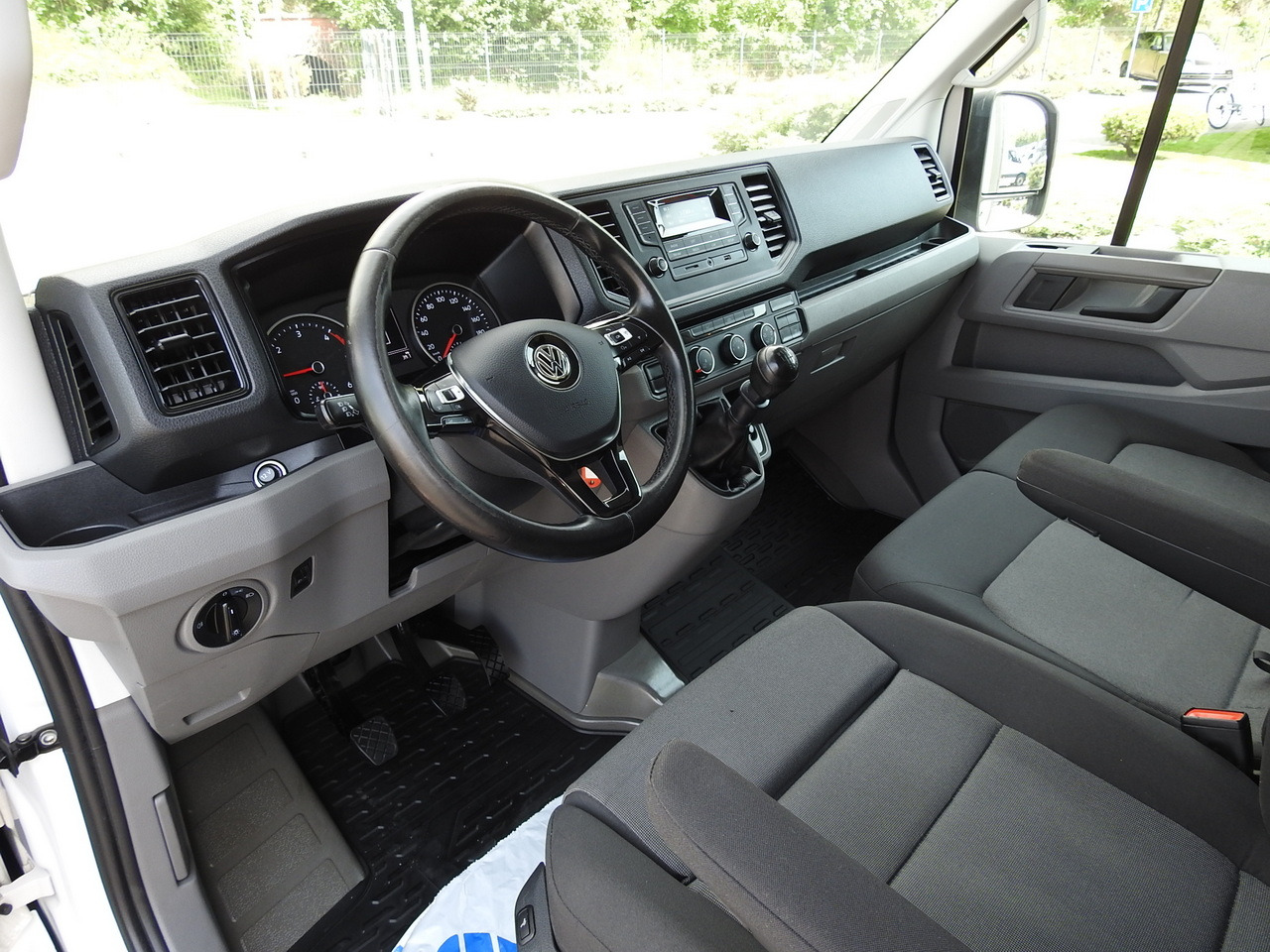 VOLKSWAGEN CRAFTER TARPAULIN LIFT 8 PALLETS WEBASTO CRUISE CONTROL 180HP - Transporter mit Plane: das Bild 2 VOLKSWAGEN CRAFTER TARPAULIN LIFT 8 PALLETS WEBASTO CRUISE CONTROL 180HP - Transporter mit Plane: das Bild 2