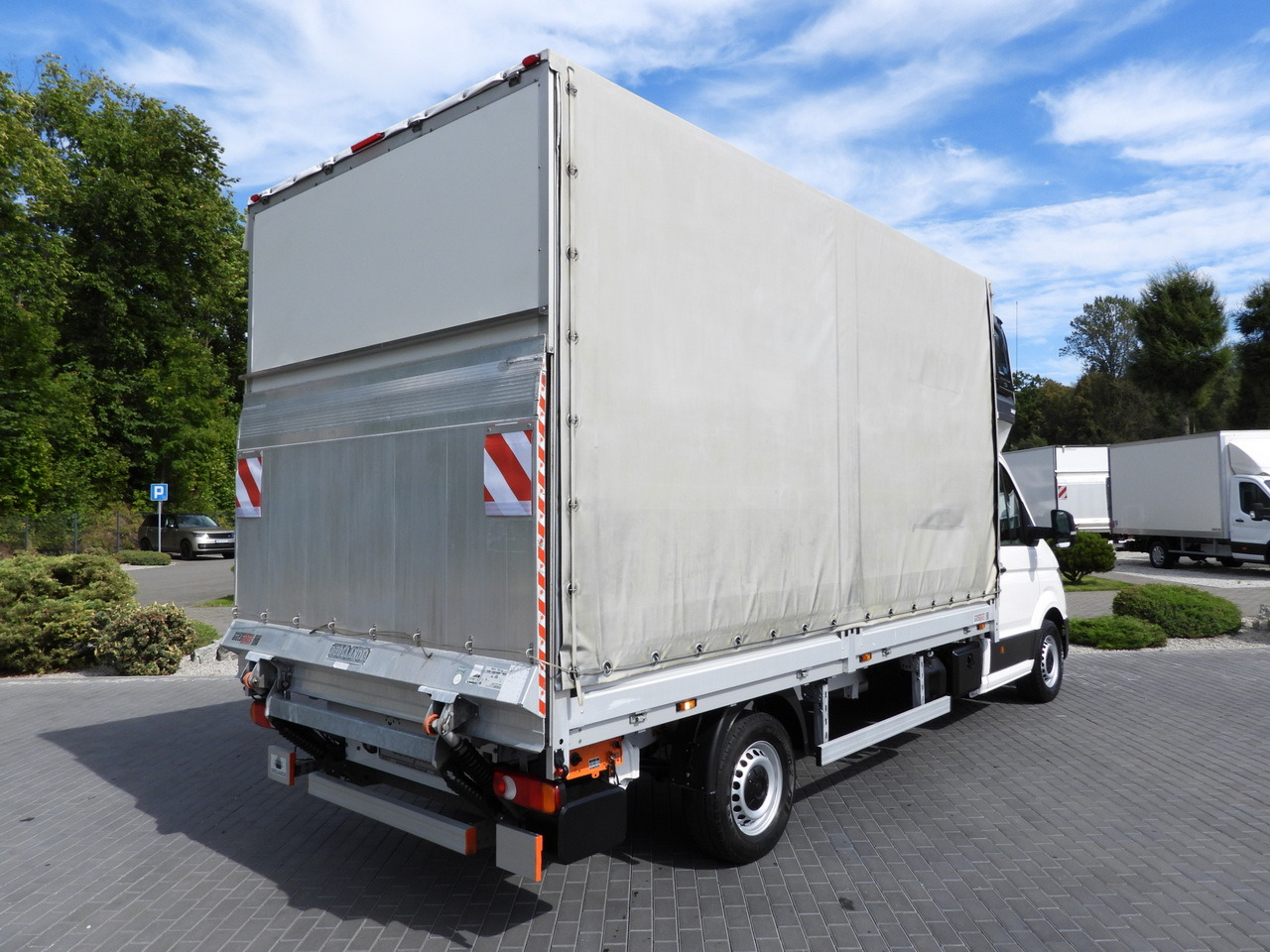 VOLKSWAGEN CRAFTER TARPAULIN LIFT 8 PALLETS WEBASTO CRUISE CONTROL LED LIGHTS AIR CONDITIONING 180HP - Transporter mit Plane: das Bild 3 VOLKSWAGEN CRAFTER TARPAULIN LIFT 8 PALLETS WEBASTO CRUISE CONTROL LED LIGHTS AIR CONDITIONING 180HP - Transporter mit Plane: das Bild 3