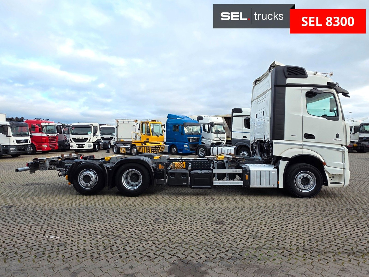 Mercedes-Benz Actros 2545 /Retarder/2 Tanks/Xenon/Liftachse/6D - Containerwagen/ Wechselfahrgestell LKW: das Bild 4 Mercedes-Benz Actros 2545 /Retarder/2 Tanks/Xenon/Liftachse/6D - Containerwagen/ Wechselfahrgestell LKW: das Bild 4