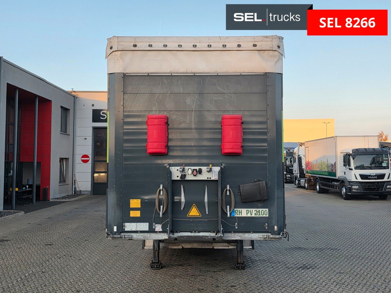 Schmitz Cargobull SCS 24/L / Palettenk. / Staplerh. / Lenk. - Planenauflieger: das Bild 2 Schmitz Cargobull SCS 24/L / Palettenk. / Staplerh. / Lenk. - Planenauflieger: das Bild 2