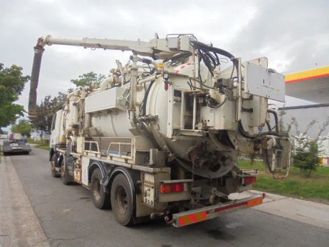 DAF CF 85.410 8X4 BLADGEVEERD - Saug-/ Spülfahrzeug: das Bild 3 DAF CF 85.410 8X4 BLADGEVEERD - Saug-/ Spülfahrzeug: das Bild 3