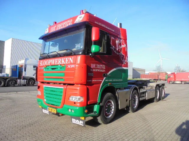 DAF XF 105 410 FAD 8X4 STEEL SUSPENSION - Abrollkipper: das Bild 1 DAF XF 105 410 FAD 8X4 STEEL SUSPENSION - Abrollkipper: das Bild 1