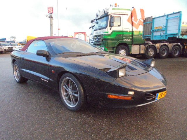 Pontiac Firebird AUT CONVERTIBLE - Cabrio: das Bild 2 Pontiac Firebird AUT CONVERTIBLE - Cabrio: das Bild 2