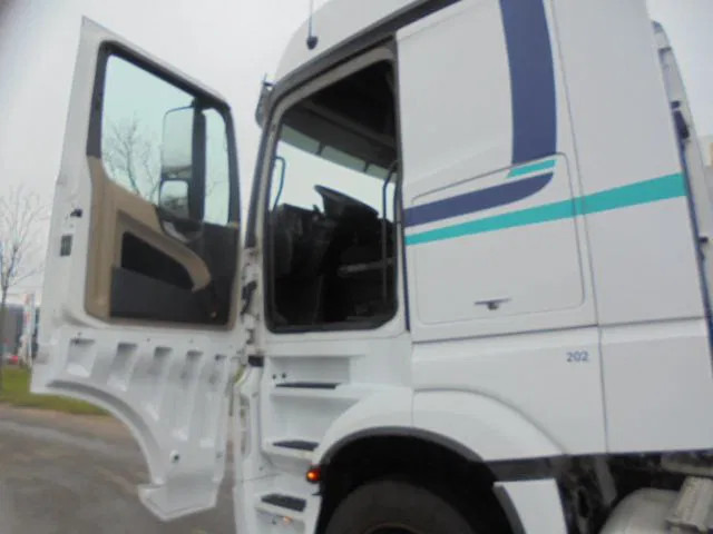 Mercedes-Benz Actros 1943 LS - Sattelzugmaschine: das Bild 4 Mercedes-Benz Actros 1943 LS - Sattelzugmaschine: das Bild 4