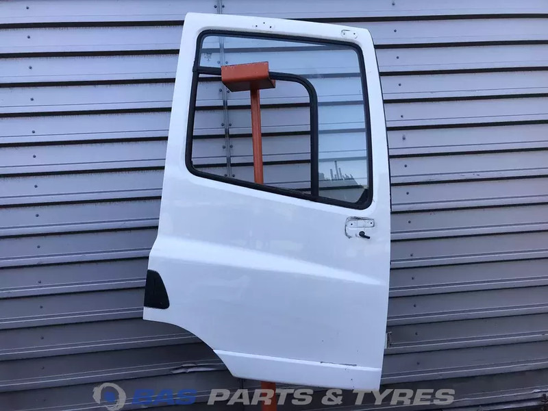 DAF CF Euro 6 Portier Rechts DAF 1355334 - Tür und Teile für LKW: das Bild 1 DAF CF Euro 6 Portier Rechts DAF 1355334 - Tür und Teile für LKW: das Bild 1