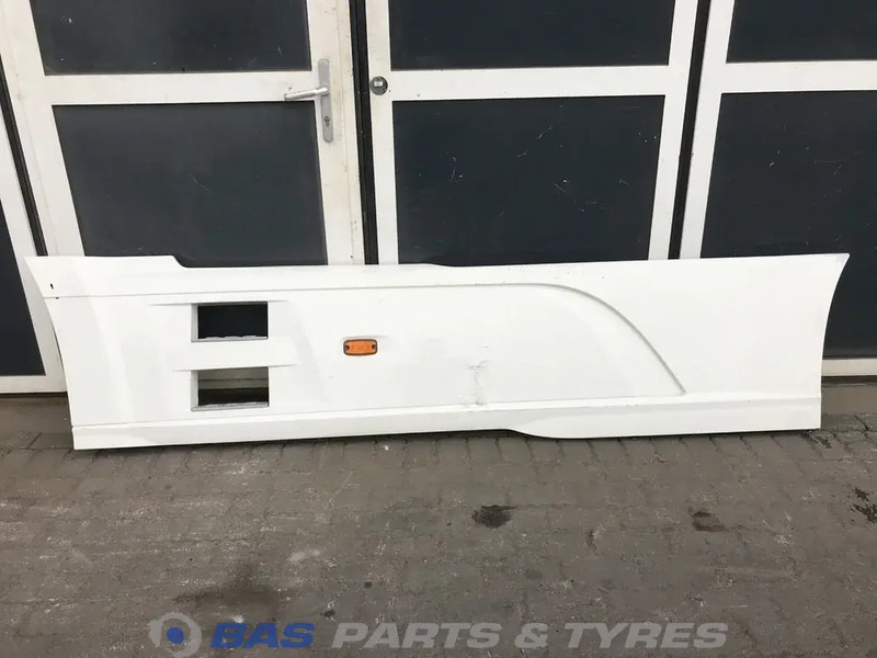 DAF XF106 Sideskirt Set DAF 1903109 - Karosserie und Außen für LKW: das Bild 1 DAF XF106 Sideskirt Set DAF 1903109 - Karosserie und Außen für LKW: das Bild 1