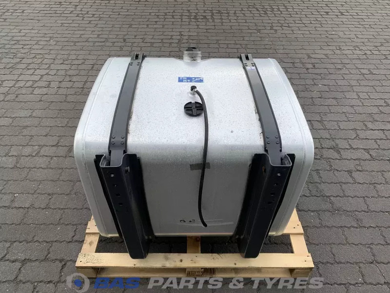 Scania Brandstoftank Scania 350 Liter 1871189 - Kraftstofftank für LKW: das Bild 3 Scania Brandstoftank Scania 350 Liter 1871189 - Kraftstofftank für LKW: das Bild 3