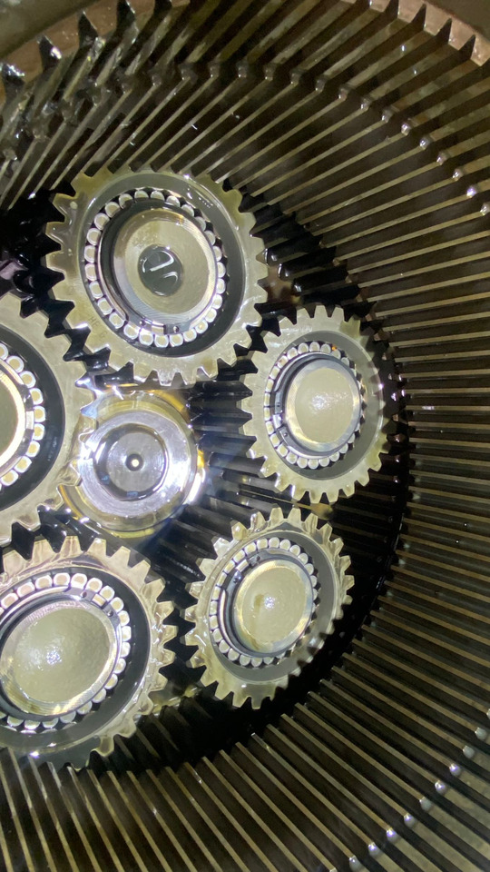 MANDO FINAL FAT450/044 LIEBHERR R954B - Fahrantrieb für Baumaschine: das Bild 2 MANDO FINAL FAT450/044 LIEBHERR R954B - Fahrantrieb für Baumaschine: das Bild 2