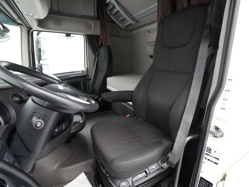Sattelzugmaschine DAF XF 480 FT Super Space Cab, 2x Tanks, PTO Prep: das Bild 14