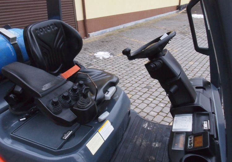 Treibgasstapler Wózek widłowy Toyota 8FGF15 2018 TRIPLEX system SAS (blokowanie tylnej osi): das Bild 9 Treibgasstapler Wózek widłowy Toyota 8FGF15 2018 TRIPLEX system SAS (blokowanie tylnej osi): das Bild 9