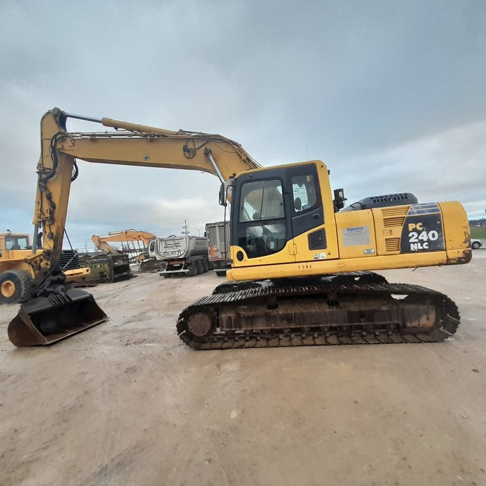 Komatsu PC 240 NLC-8K - Kettenbagger: das Bild 5 Komatsu PC 240 NLC-8K - Kettenbagger: das Bild 5