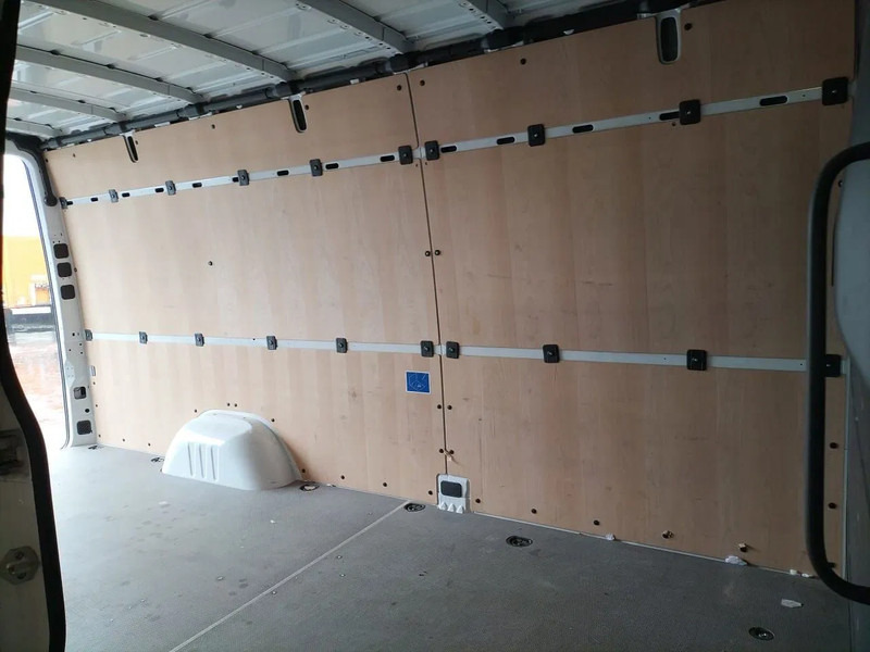 Mercedes-Benz Binnenbekleding L2H2 Sprinter - Fahrerhaus und Interieur für Transporter: das Bild 5 Mercedes-Benz Binnenbekleding L2H2 Sprinter - Fahrerhaus und Interieur für Transporter: das Bild 5