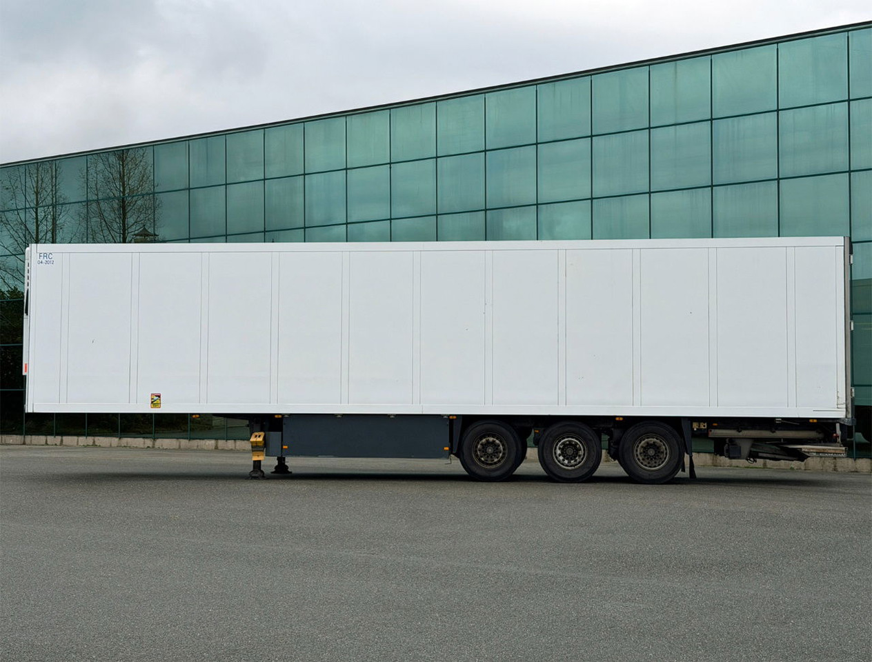 Schmitz Cargobull SKO24 Thermo King SL200e 265 CM High Flower Wide Disc Brakes Lift Axle NL Trailer - Kühlkoffer Auflieger: das Bild 2 Schmitz Cargobull SKO24 Thermo King SL200e 265 CM High Flower Wide Disc Brakes Lift Axle NL Trailer - Kühlkoffer Auflieger: das Bild 2