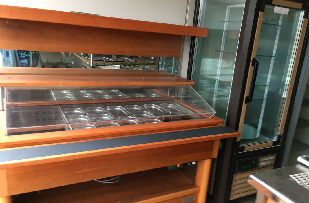 Tour refrigere Gastro ou 600x400 Armoires froides Self de presentation Table de decoupe refrigeree - Lebensmittelmaschine: das Bild 2 Tour refrigere Gastro ou 600x400 Armoires froides Self de presentation Table de decoupe refrigeree - Lebensmittelmaschine: das Bild 2