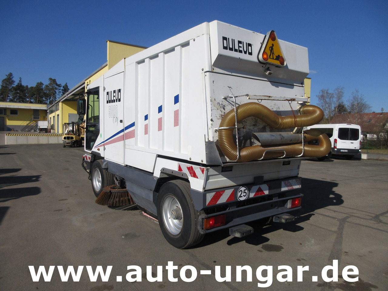 DULEVO 5000 City Hochentleerung Handsaugschlauch Frontbesen 4x4x4 - Kehrmaschine: das Bild 3 DULEVO 5000 City Hochentleerung Handsaugschlauch Frontbesen 4x4x4 - Kehrmaschine: das Bild 3