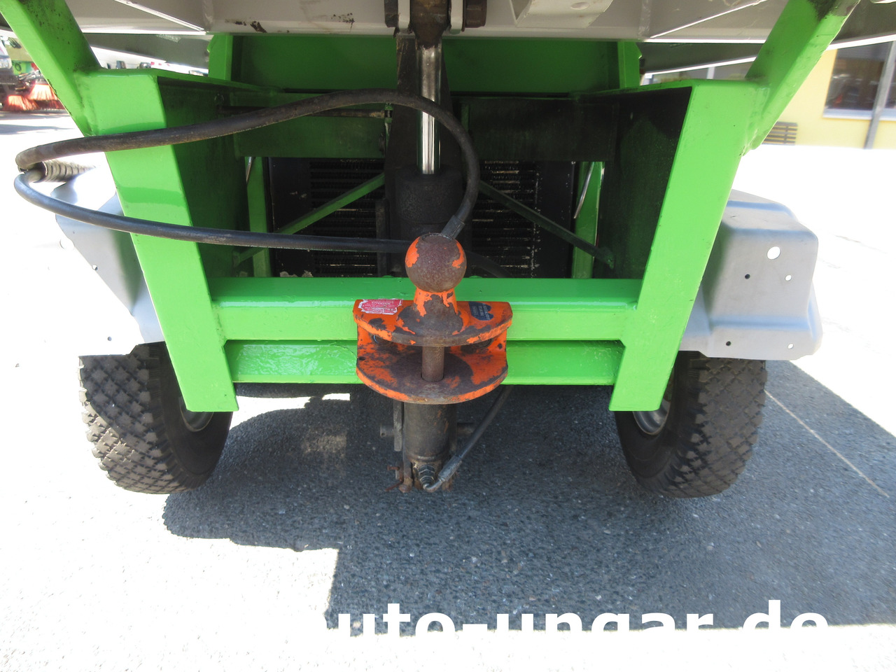 Egholm Nilfisk 2100 Powerflex 4x4 Kipper AHK Hydraulik Bürste Winterdienst - Kommunaltraktor: das Bild 5 Egholm Nilfisk 2100 Powerflex 4x4 Kipper AHK Hydraulik Bürste Winterdienst - Kommunaltraktor: das Bild 5