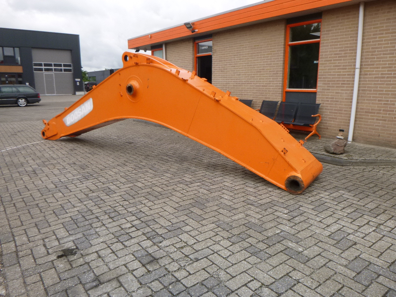 DOOSAN DX480/DX520/DX530 - Ausleger für Bagger: das Bild 3 DOOSAN DX480/DX520/DX530 - Ausleger für Bagger: das Bild 3