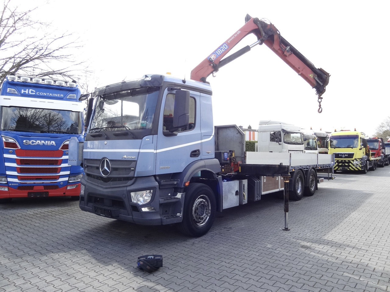 Pritsche LKW, Autokran Mercedes-Benz Actros 2533 6X2 HMF 1820 Langmaterial: das Bild 8 Pritsche LKW, Autokran Mercedes-Benz Actros 2533 6X2 HMF 1820 Langmaterial: das Bild 8