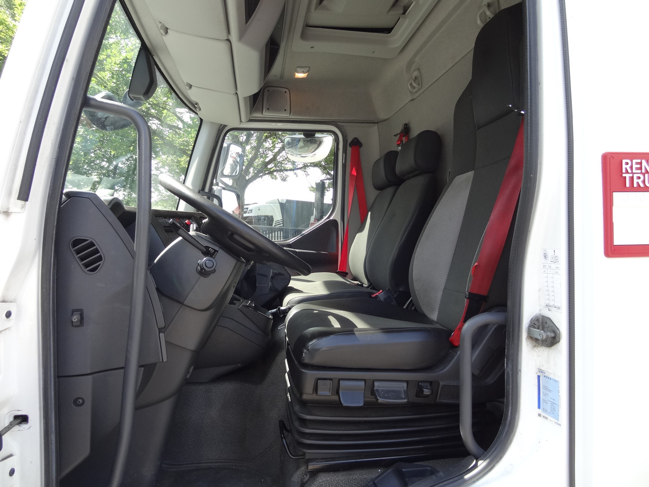 Renault D10.210 7m Koffer - Koffer LKW: das Bild 4 Renault D10.210 7m Koffer - Koffer LKW: das Bild 4