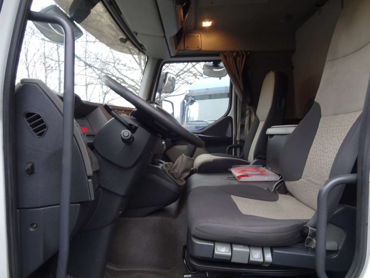 Renault Midlum 300.12 Fassi F80 - Autokran, Pritsche LKW: das Bild 5 Renault Midlum 300.12 Fassi F80 - Autokran, Pritsche LKW: das Bild 5