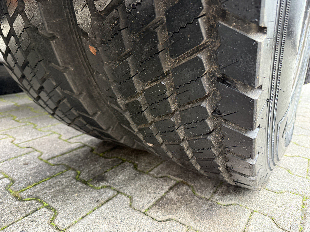 Scania P280 6X2*4 - Fahrgestell LKW: das Bild 2 Scania P280 6X2*4 - Fahrgestell LKW: das Bild 2