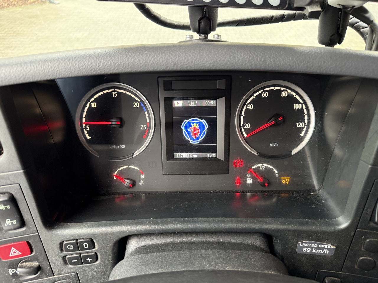 Scania P280 6X2*4 - Fahrgestell LKW: das Bild 4 Scania P280 6X2*4 - Fahrgestell LKW: das Bild 4