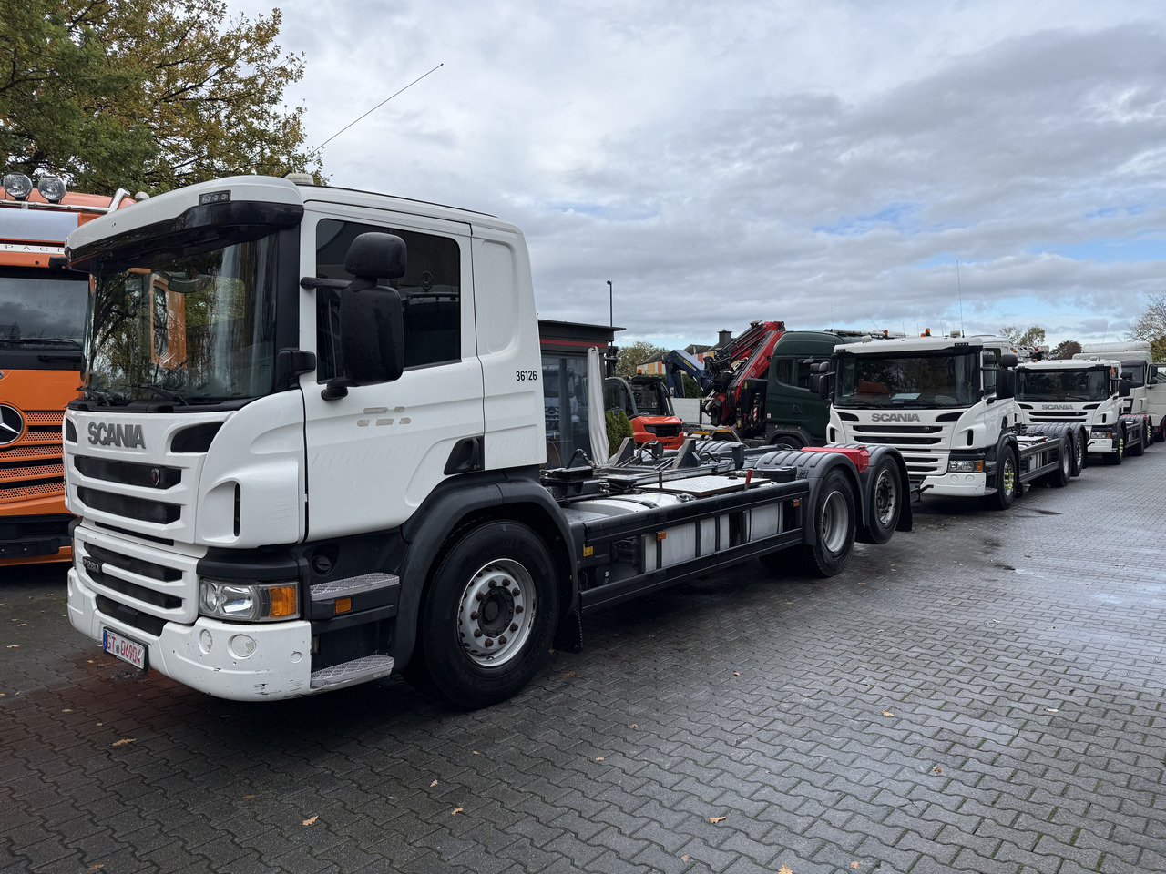 Scania P280 6X2*4 - Fahrgestell LKW: das Bild 1 Scania P280 6X2*4 - Fahrgestell LKW: das Bild 1