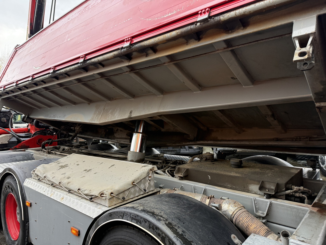 Scania R580 V8 8X4 Kipper Kran Palfinger 22002 - Kipper, Autokran: das Bild 3 Scania R580 V8 8X4 Kipper Kran Palfinger 22002 - Kipper, Autokran: das Bild 3