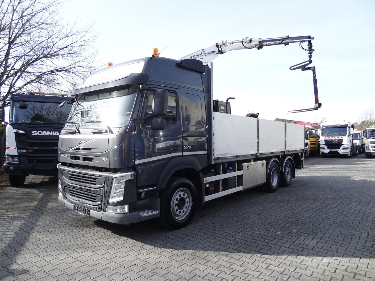 Volvo FM370 6X2*4 Kennis K14 Kran - Pritsche LKW, Autokran: das Bild 1 Volvo FM370 6X2*4 Kennis K14 Kran - Pritsche LKW, Autokran: das Bild 1