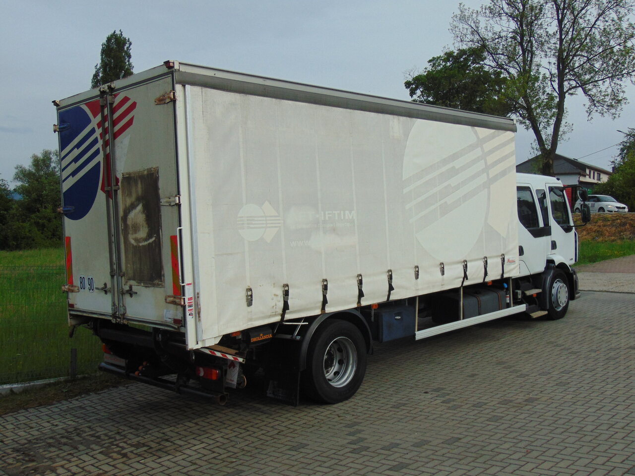 RENAULT Midlum 240DXi - Plane LKW: das Bild 4 RENAULT Midlum 240DXi - Plane LKW: das Bild 4