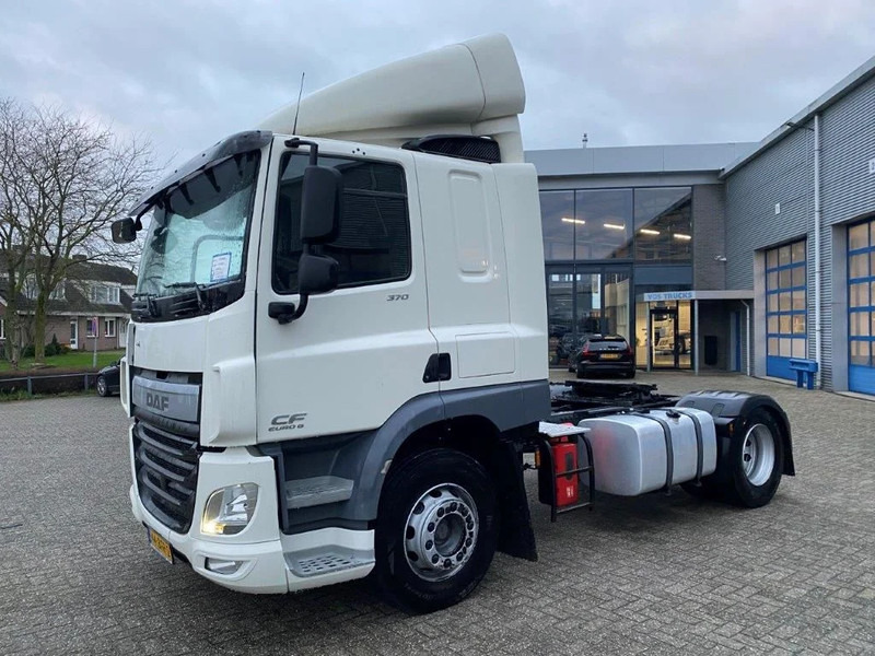 DAF CF370 / NICE CLEAN NL TRUCK / TYRES 80% / AUTOMATIC / EURO-6 / 2015 - Sattelzugmaschine: das Bild 1 DAF CF370 / NICE CLEAN NL TRUCK / TYRES 80% / AUTOMATIC / EURO-6 / 2015 - Sattelzugmaschine: das Bild 1