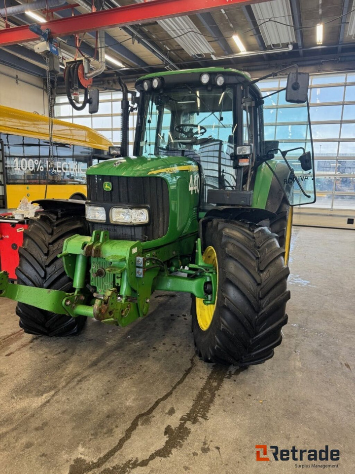 JOHN DEERE 6420S - 7114 timer - 2006 Modell - Landmaschine: das Bild 1 JOHN DEERE 6420S - 7114 timer - 2006 Modell - Landmaschine: das Bild 1