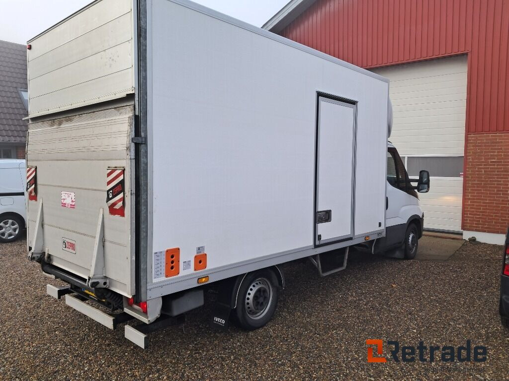 Varevogn Iveco 35s18 3,0d Wb4100 Aut. - PKW: das Bild 4 Varevogn Iveco 35s18 3,0d Wb4100 Aut. - PKW: das Bild 4