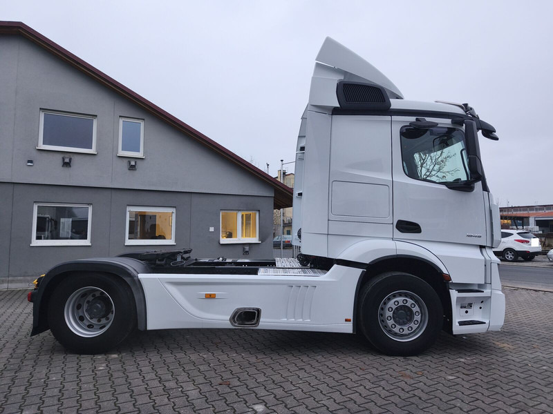 Mercedes-Benz Actros 1845 Sattelzugmaschine Euro 6 4x2 - Sattelzugmaschine: das Bild 4 Mercedes-Benz Actros 1845 Sattelzugmaschine Euro 6 4x2 - Sattelzugmaschine: das Bild 4