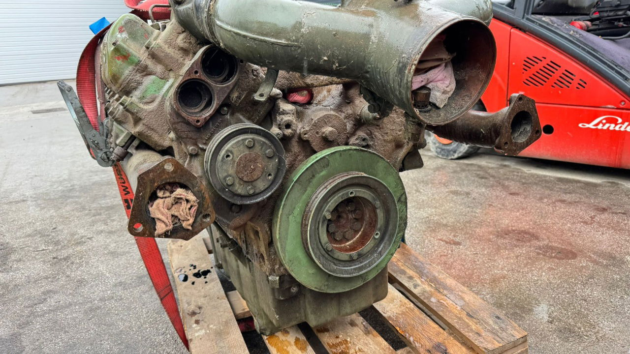 Mercedes-Benz Engine V10 - OM 403.1 - nr.2 - Motor für LKW: das Bild 2 Mercedes-Benz Engine V10 - OM 403.1 - nr.2 - Motor für LKW: das Bild 2