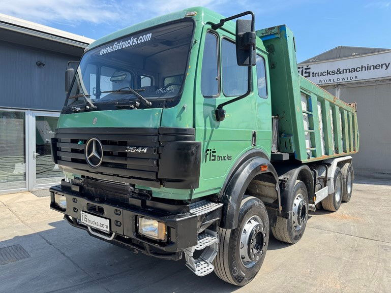 Mercedes-Benz SK 3235 8X4 tipper - V8 - Kipper: das Bild 1 Mercedes-Benz SK 3235 8X4 tipper - V8 - Kipper: das Bild 1