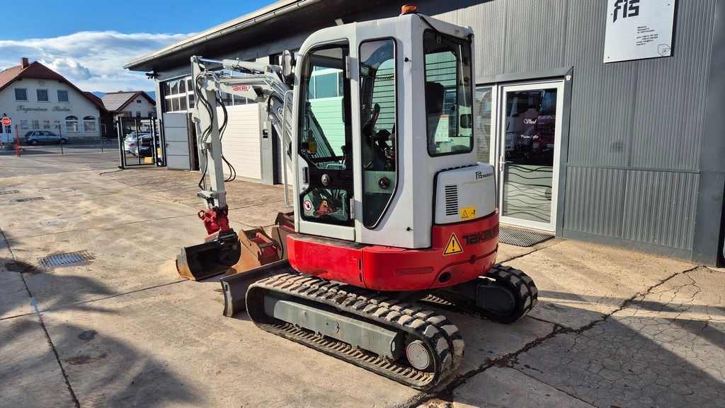 Takeuchi TB138FR - Powertilt - 3X Buckets - 2015 Year - Minibagger: das Bild 4 Takeuchi TB138FR - Powertilt - 3X Buckets - 2015 Year - Minibagger: das Bild 4
