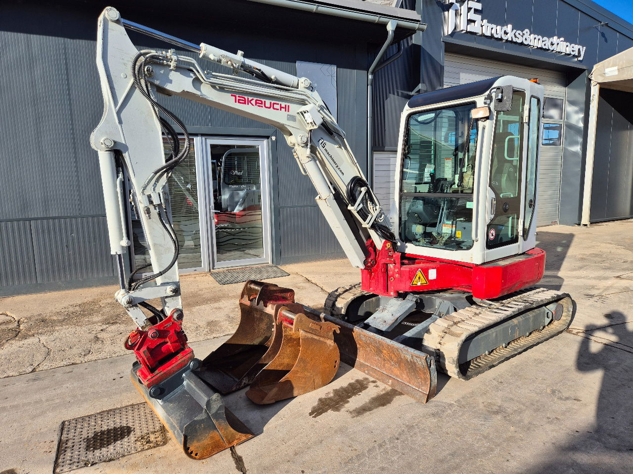 Takeuchi TB138FR - Powertilt - 3X Buckets - 2015 Year - Minibagger: das Bild 1 Takeuchi TB138FR - Powertilt - 3X Buckets - 2015 Year - Minibagger: das Bild 1