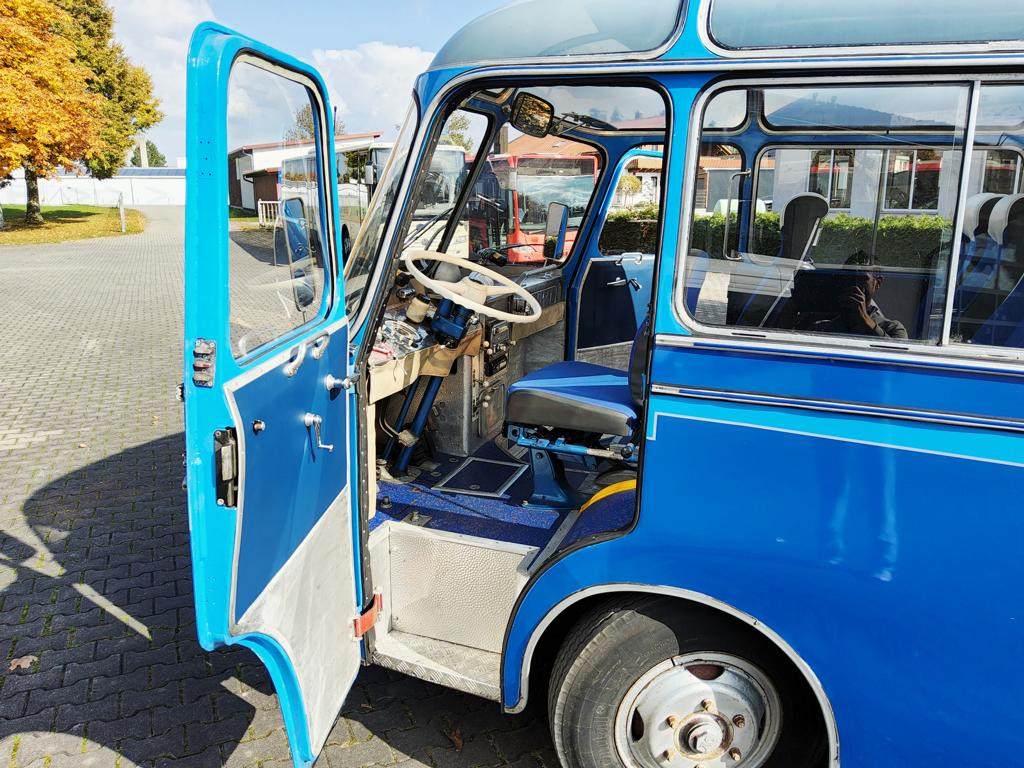 Setra S 6 Henschel Motor, Lenkradschaltung, "H" Kennzeichen - Kleinbus, Personentransporter: das Bild 5 Setra S 6 Henschel Motor, Lenkradschaltung, "H" Kennzeichen - Kleinbus, Personentransporter: das Bild 5