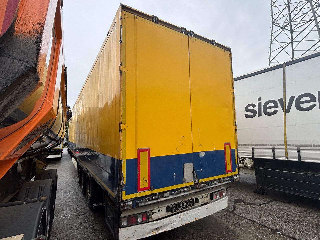 Krone SD Textilkoffer/Luft/Scheibe - Koffer Auflieger: das Bild 5 Krone SD Textilkoffer/Luft/Scheibe - Koffer Auflieger: das Bild 5