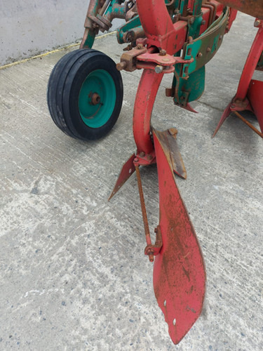 Kverneland ES 100-200-28 - Pflug: das Bild 2 Kverneland ES 100-200-28 - Pflug: das Bild 2