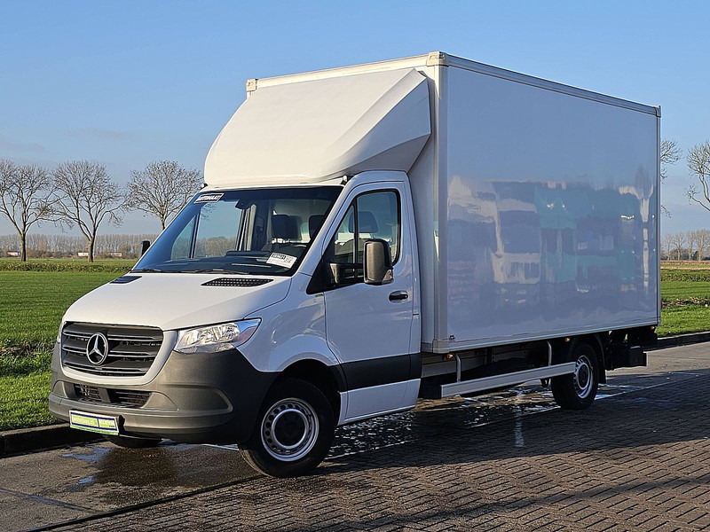 Mercedes-Benz Sprinter 317 - Koffer Transporter: das Bild 2 Mercedes-Benz Sprinter 317 - Koffer Transporter: das Bild 2