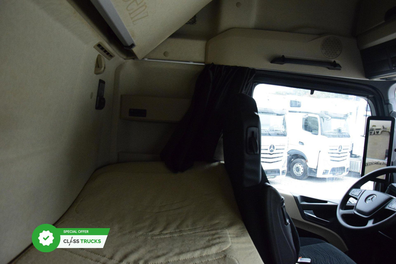 Sattelzugmaschine Mercedes-Benz Actros 5 1845 BigSpace: das Bild 12 Sattelzugmaschine Mercedes-Benz Actros 5 1845 BigSpace: das Bild 12
