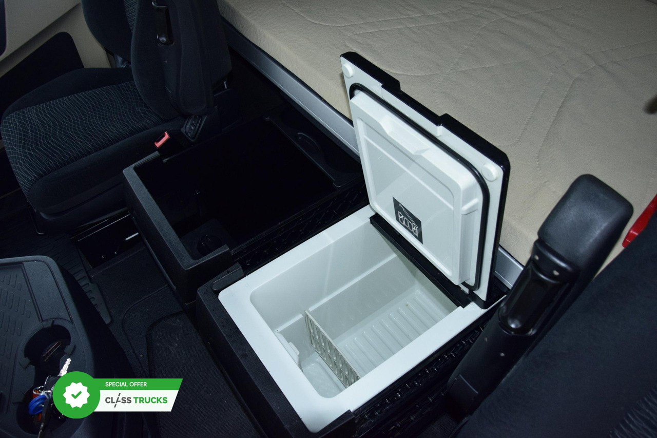 Sattelzugmaschine Mercedes-Benz Actros 5 1845 BigSpace: das Bild 10 Sattelzugmaschine Mercedes-Benz Actros 5 1845 BigSpace: das Bild 10