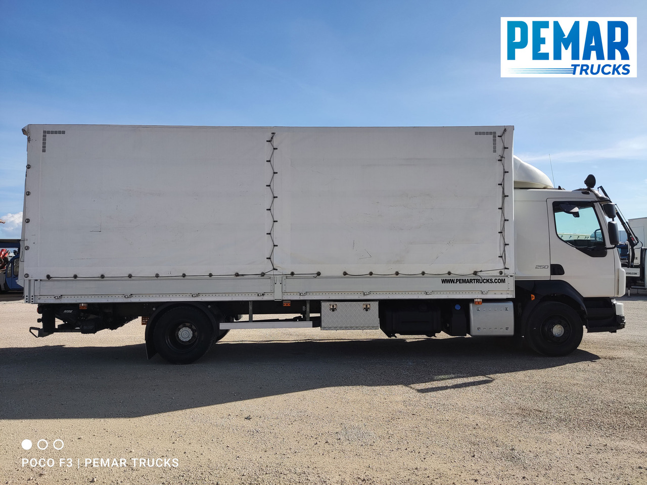 VOLVO FL 250 SEMITAUTLINER 16T - Plane LKW: das Bild 4 VOLVO FL 250 SEMITAUTLINER 16T - Plane LKW: das Bild 4