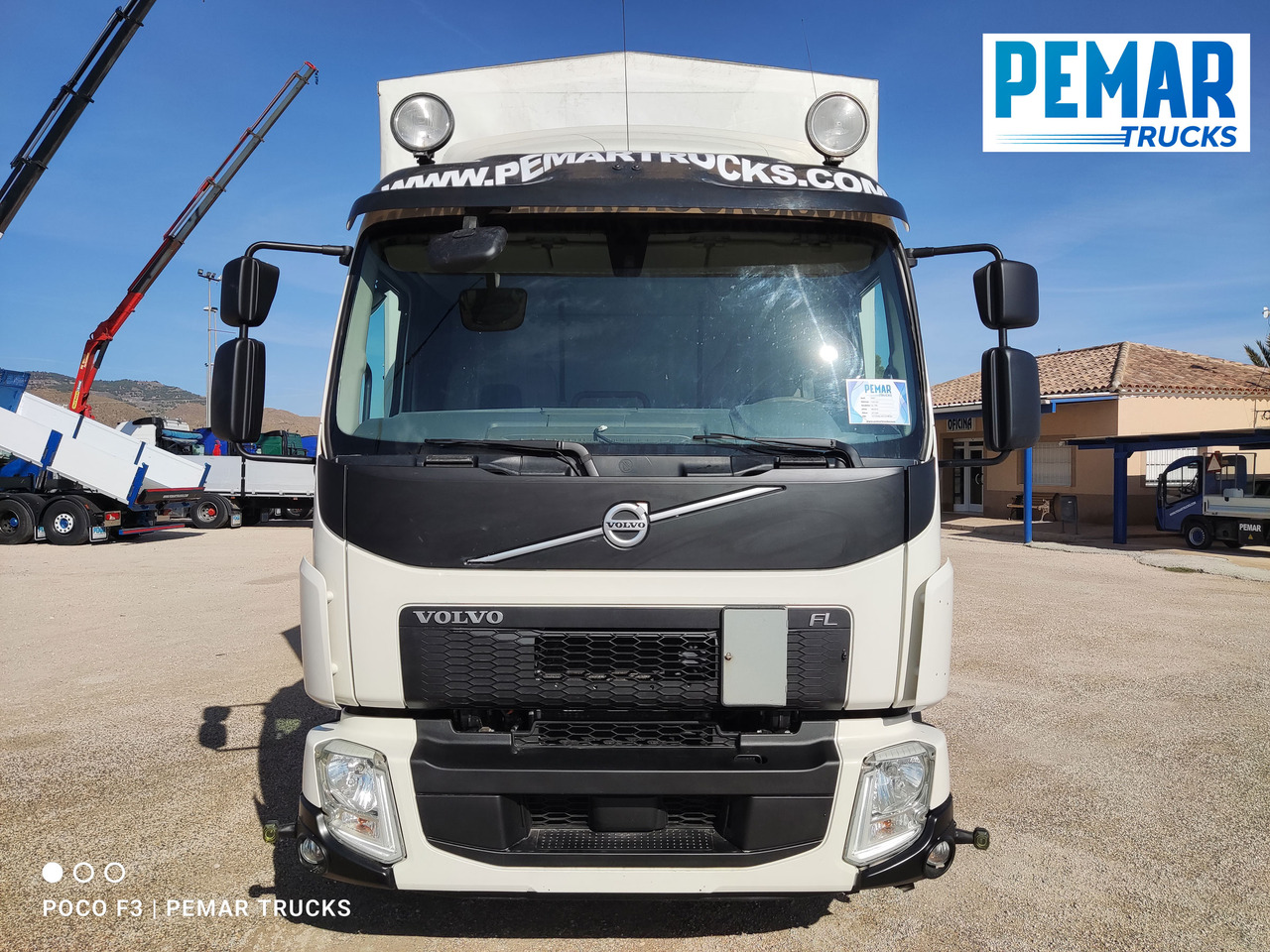 VOLVO FL 250 SEMITAUTLINER 16T - Plane LKW: das Bild 2 VOLVO FL 250 SEMITAUTLINER 16T - Plane LKW: das Bild 2