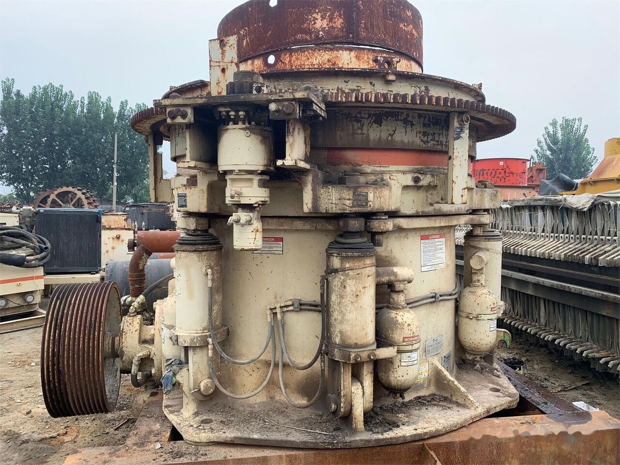 Metso HP400 Original Cone Crusher Used - Kegelbrecher: das Bild 1 Metso HP400 Original Cone Crusher Used - Kegelbrecher: das Bild 1