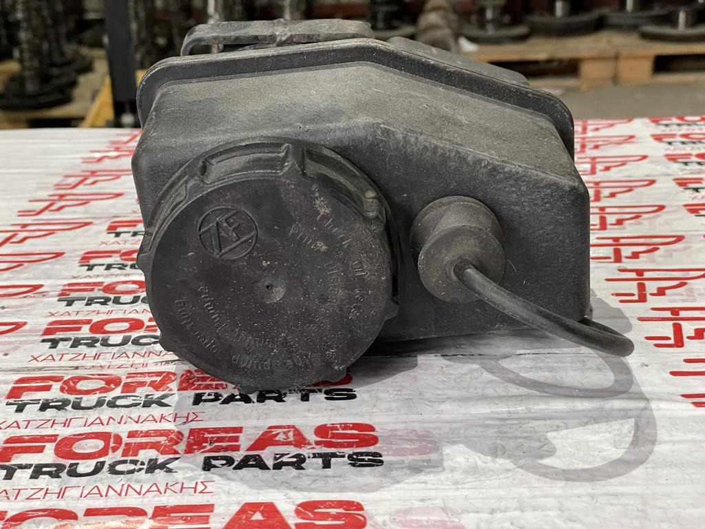 MAN HYDRAULIC OIL EXPANSION TANK - 81.47301.6062 - Ausgleichsbehälter für LKW: das Bild 2 MAN HYDRAULIC OIL EXPANSION TANK - 81.47301.6062 - Ausgleichsbehälter für LKW: das Bild 2