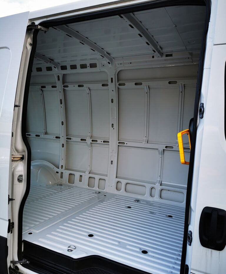 Kastenwagen IVECO DAILY 35S18HA8 L4H2: das Bild 14