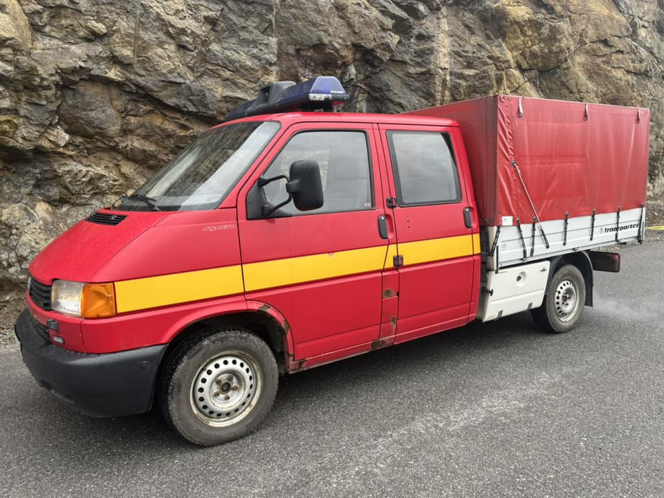 VOLKSWAGEN Transporter 2,5 TDI Syncro 4x4 - Feuerwehrfahrzeug: das Bild 1 VOLKSWAGEN Transporter 2,5 TDI Syncro 4x4 - Feuerwehrfahrzeug: das Bild 1